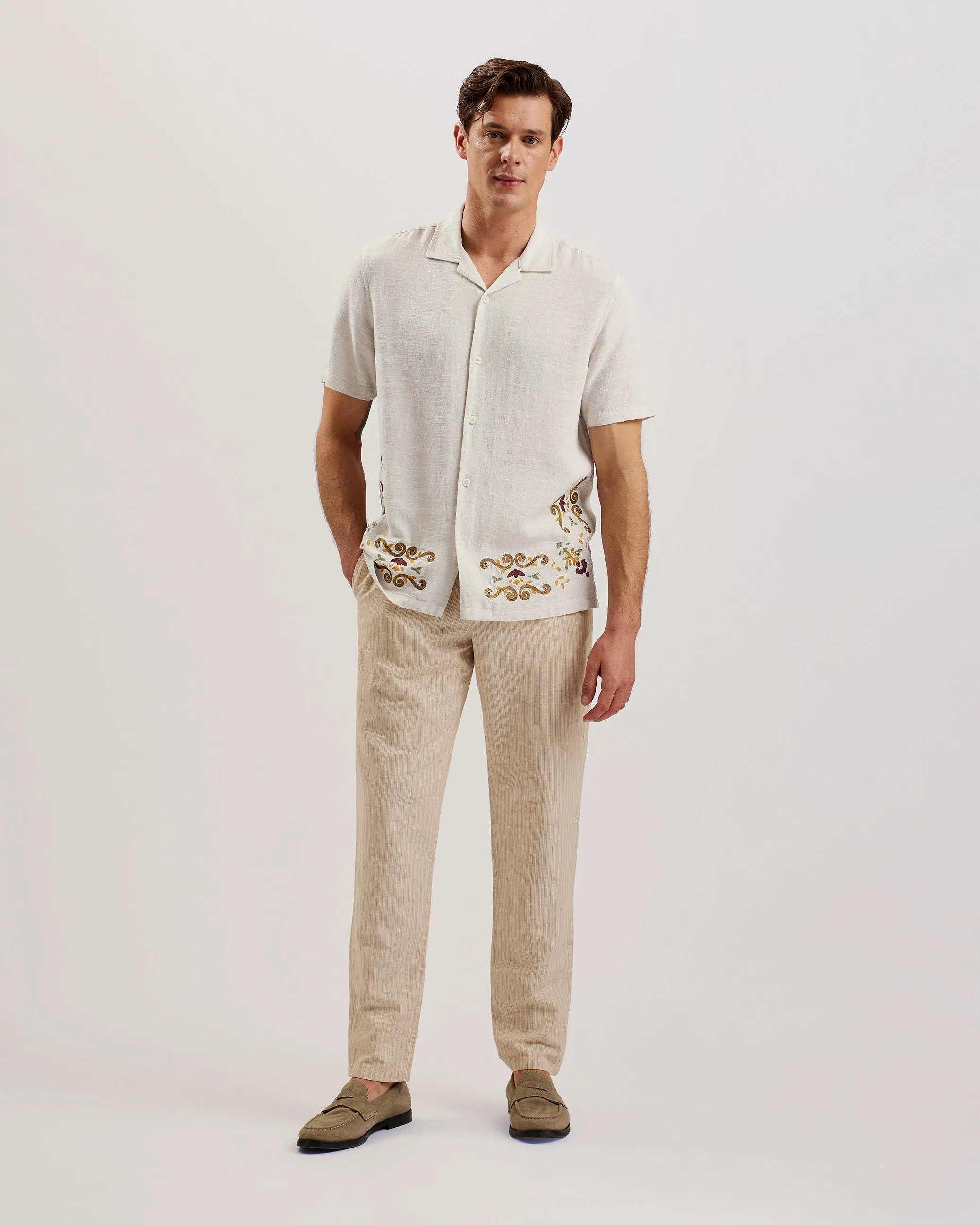 Jermynn Ss Relaxed Placement Embroidered Shirt Ecru