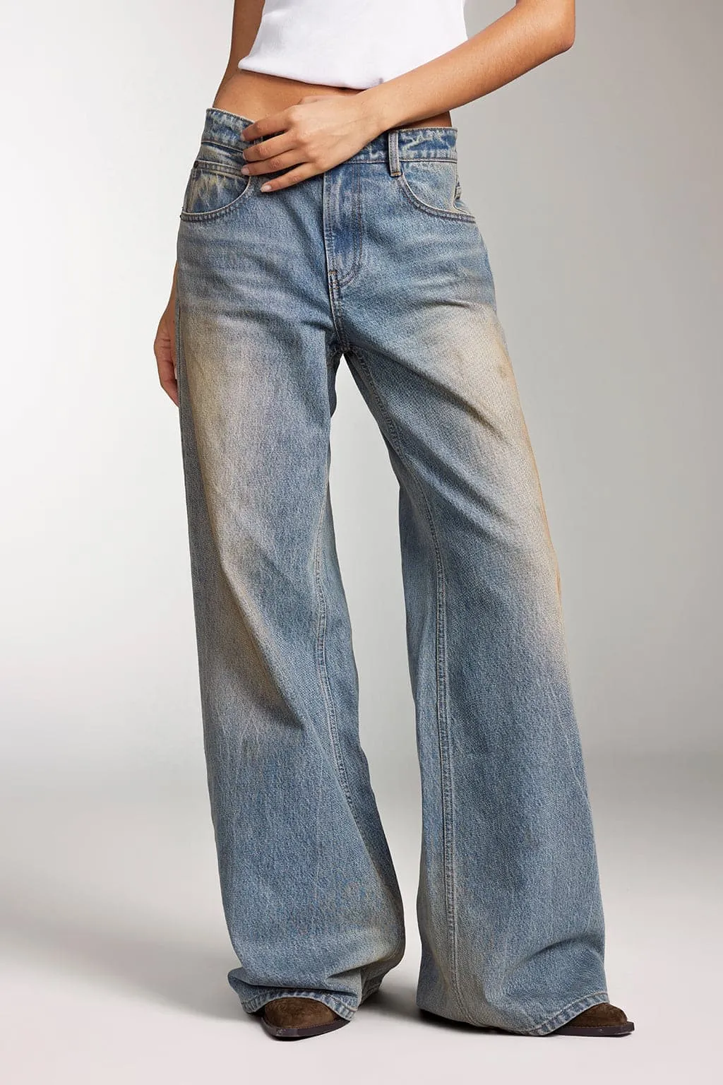 Low-Rise Wasteland Style Jeans