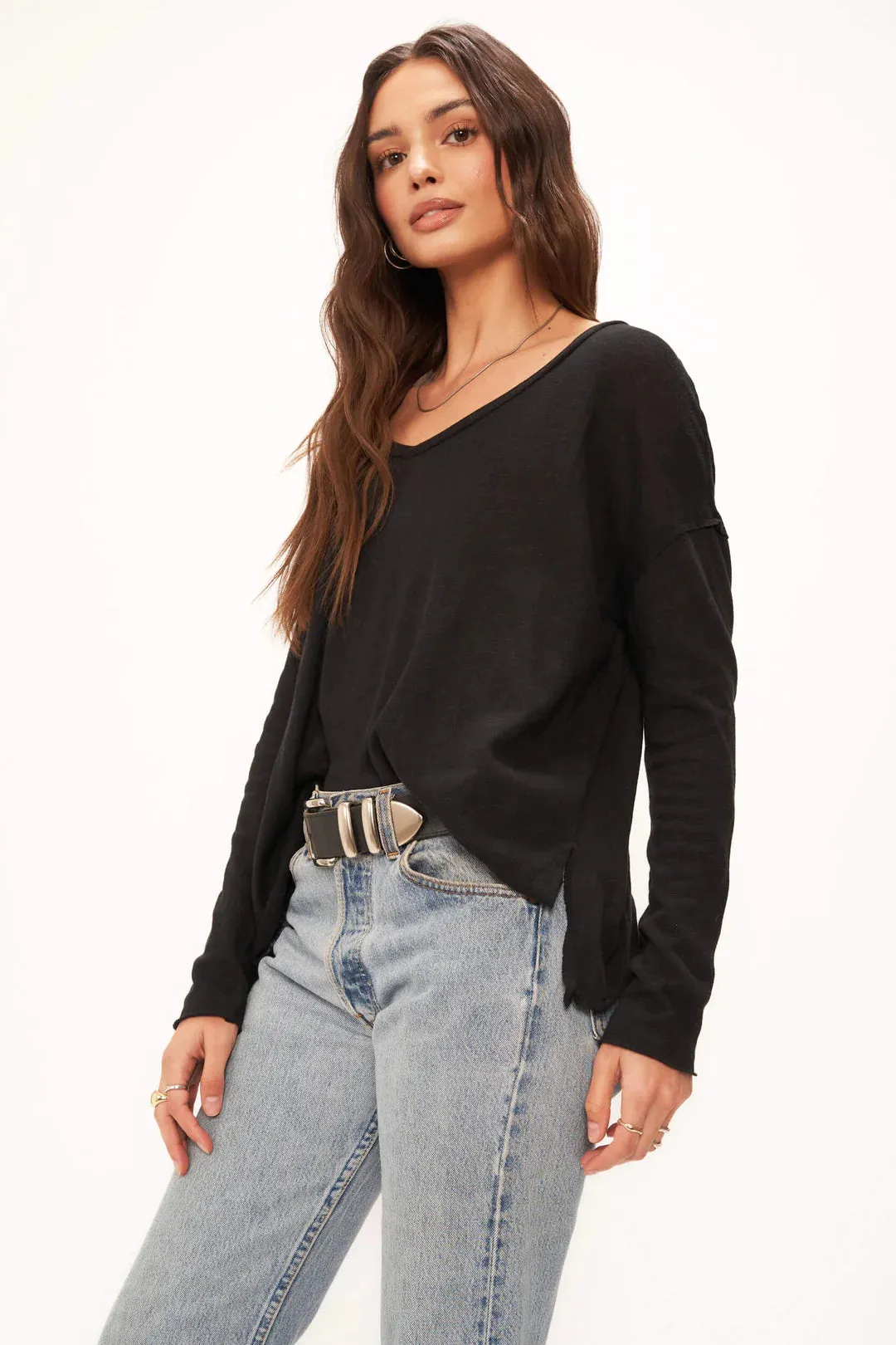 Mae Textured Relaxed V Neck L/S - Black