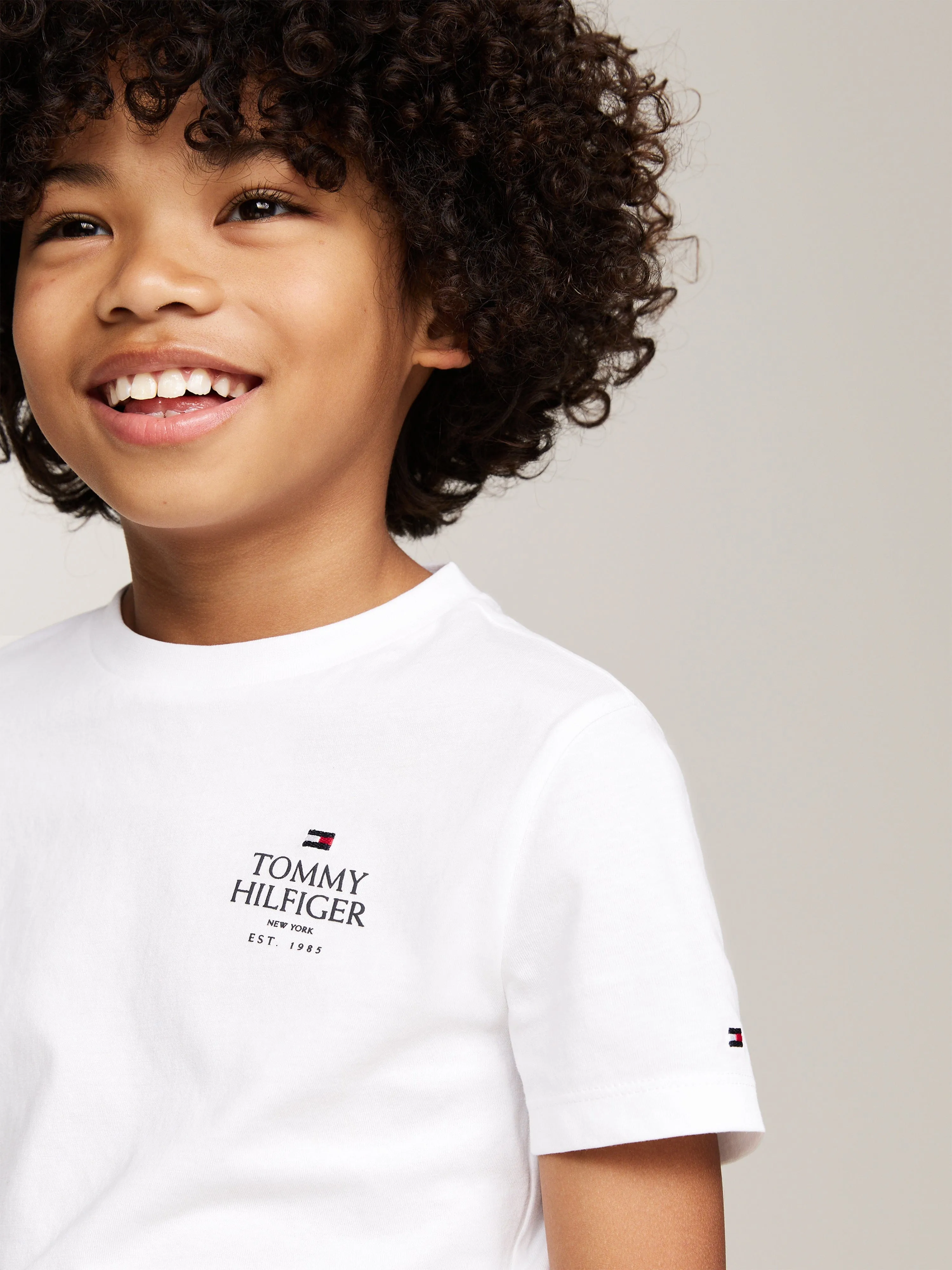 Tommy Hilfiger Boys Logo Puff Print Regular T-Shirt in White