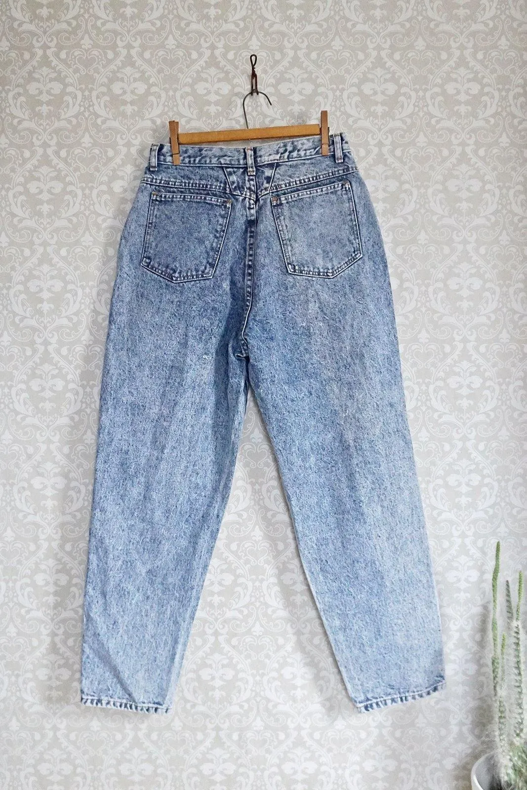 Vintage Acid Wash Jeans - 30" Waist